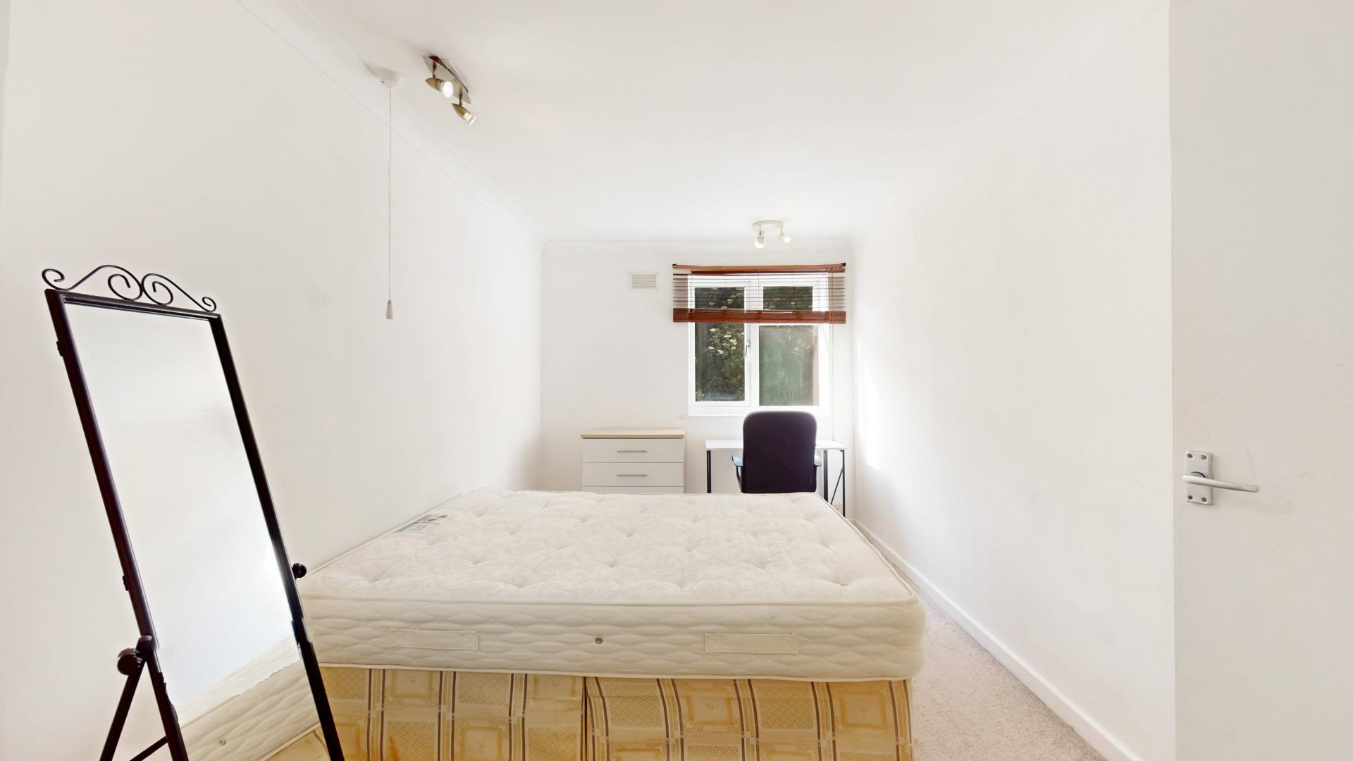 			2 Bedroom, 1 bath, 1 reception Flat			 Greencroft Gardens, West Hampstead